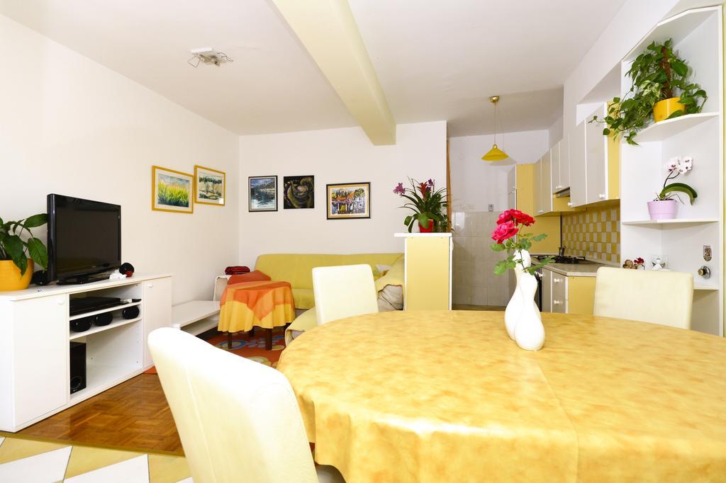 Mira Apartment *